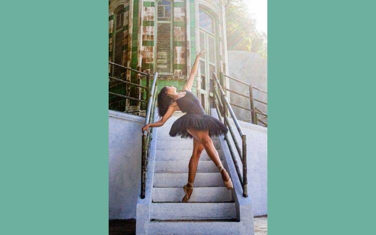 Bailarina na biquinha, em São Vicente. Foto: Reprodução/Clica e Respira