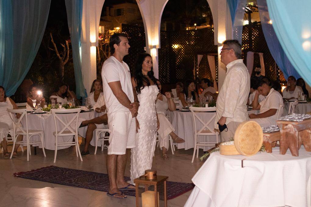 Monica Carvalho renova os votos do casamento em Búzios. Foto: Divulgação