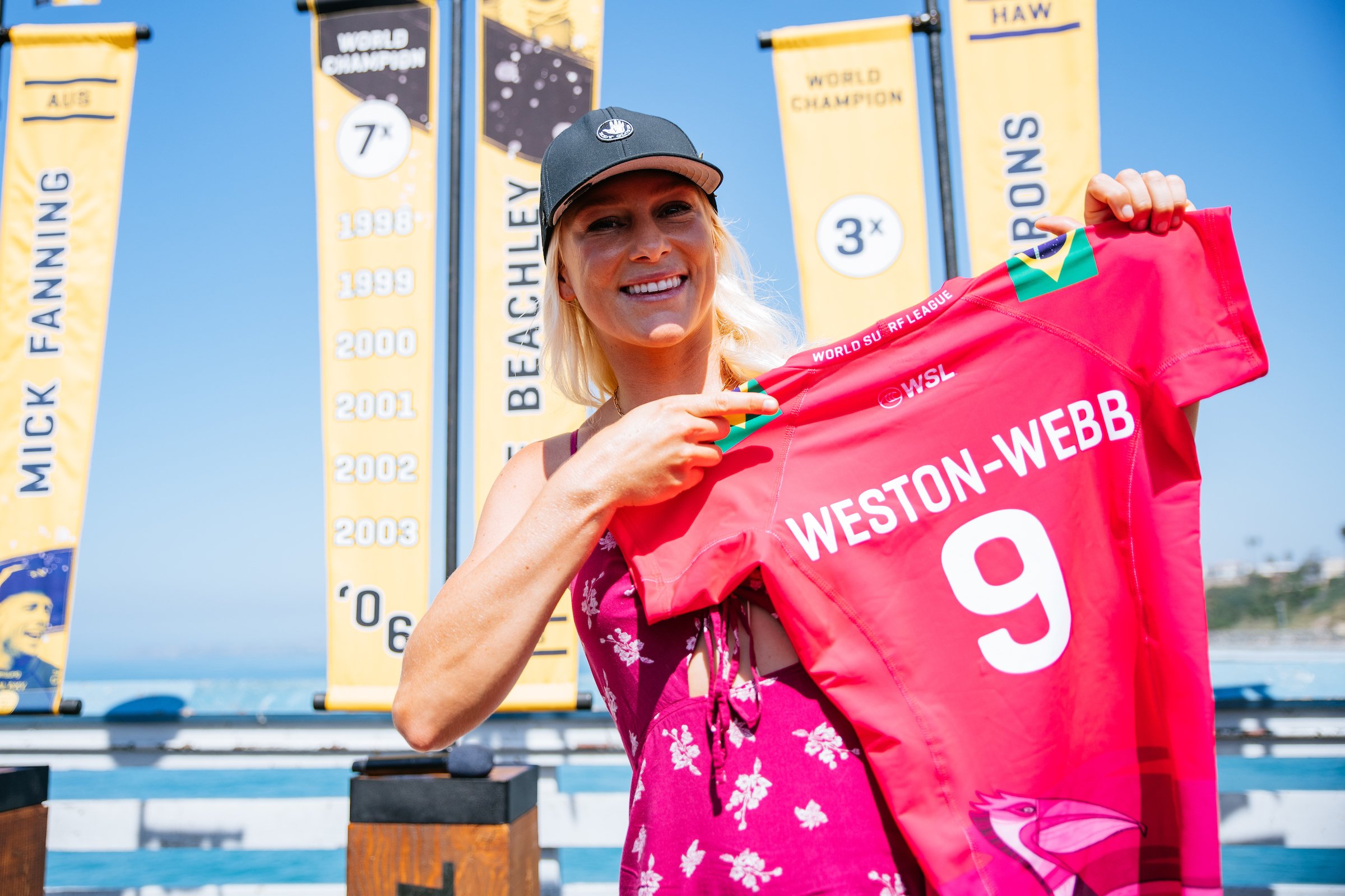 Tatiana Weston-Webb - Classificada para os Jogos Olímpicos de Paris 2024, a atleta irá atrás do título inédito para o surfe feminino brasileiro. Reprodução/X