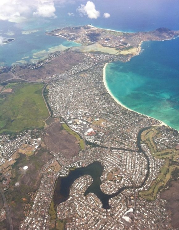 Kailua é uma região censitaria (usada para pesquisas demográficas)  com 28 km2 e cerca de 38 mil habitantes. 