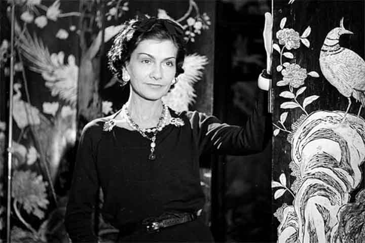 Na adolescência, trabalhou como cantora em cafés, ocasião em que ganhou o apelido “Coco”, uma alusão à música “Qui qu’a vu Coco”
 Reprodução: Flipar