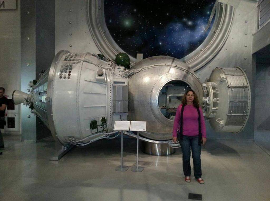 Em sua passagem a Moscou, Benise visitou o museu aeroespacial. Foto: Acervo pessoal