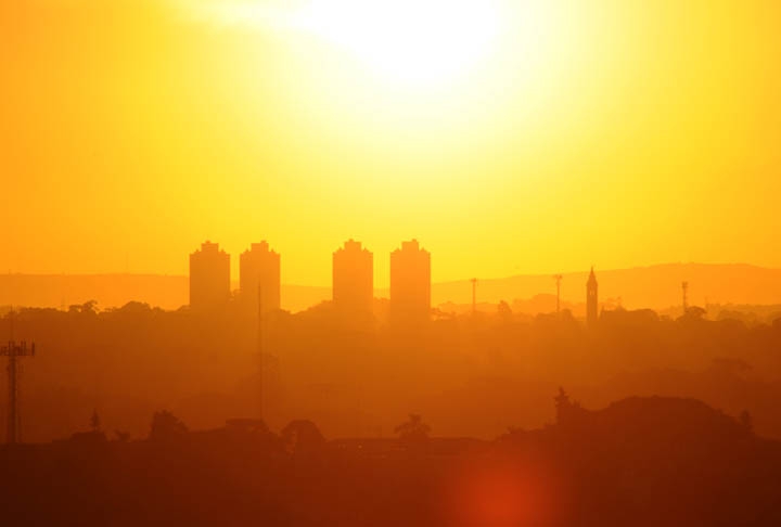 8º lugar: Onda de calor excessivo - Em 2024, o Brasil sofreu com uma série de ondas de calor - fenômeno meteorológico em que uma região registra temperatura de 5º C ou mais acima da média por uma sequência de dias.
 Reprodução: Flipar