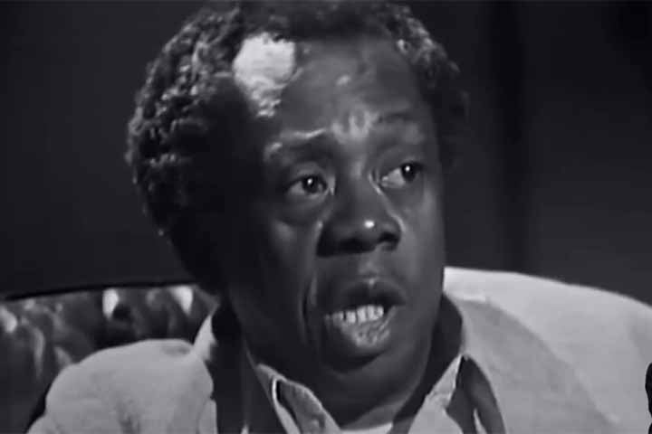 Grande Otelo também envolveu-se com música. Ele interpretou sambas e marchinhas, além de compor canções populares com grandes nomes da música brasileira, como Herivelto Martins e Wilson Batista. Entre as mais conhecidas estão “Praça Onze”, “Mundo de Zinco” e “Cadê Mimi?”.
 Reprodução: Flipar