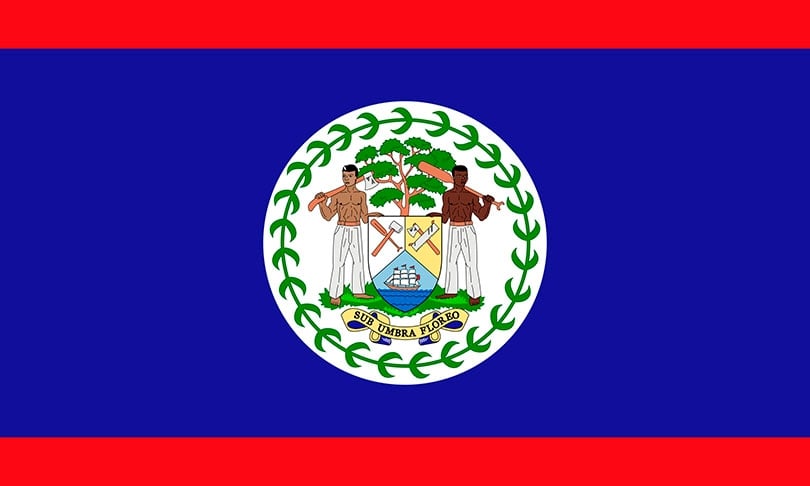 A bandeira do Belize é a única que retrata pessoas. Mostra dois homens segurando o brasão nacional.  Reprodução: Flipar