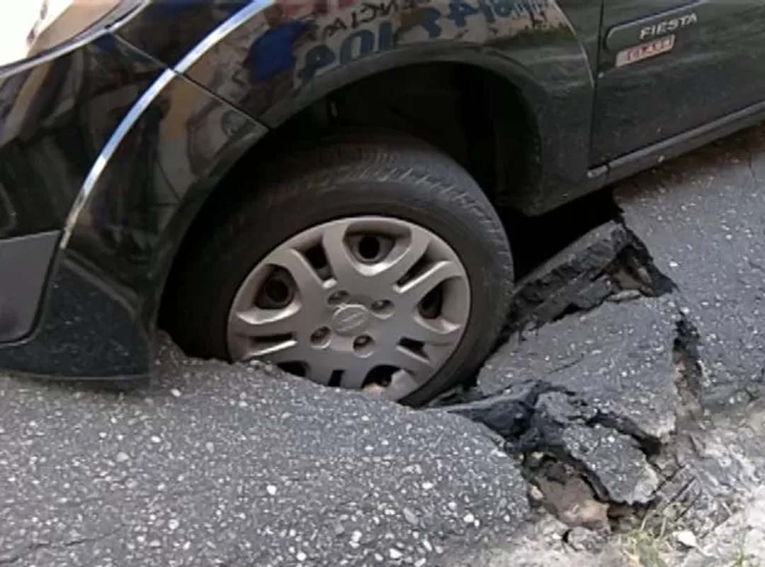 O Brasil tem o segundo pior asfalto do mundo. É o que apontou estudo publicado em 2023 pelo portal CupomVálido.  Reprodução: Flipar