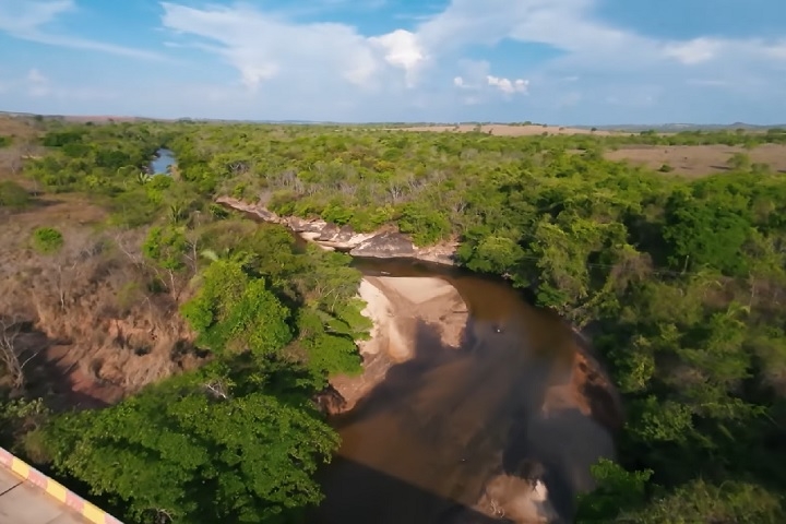 Os primeiros indícios de que a estrutura havia sido formada por um impacto surgiram em 1973, com uma publicação dos pesquisadores da NASA Robert Dietz e Bevan French.  Reprodução: Flipar