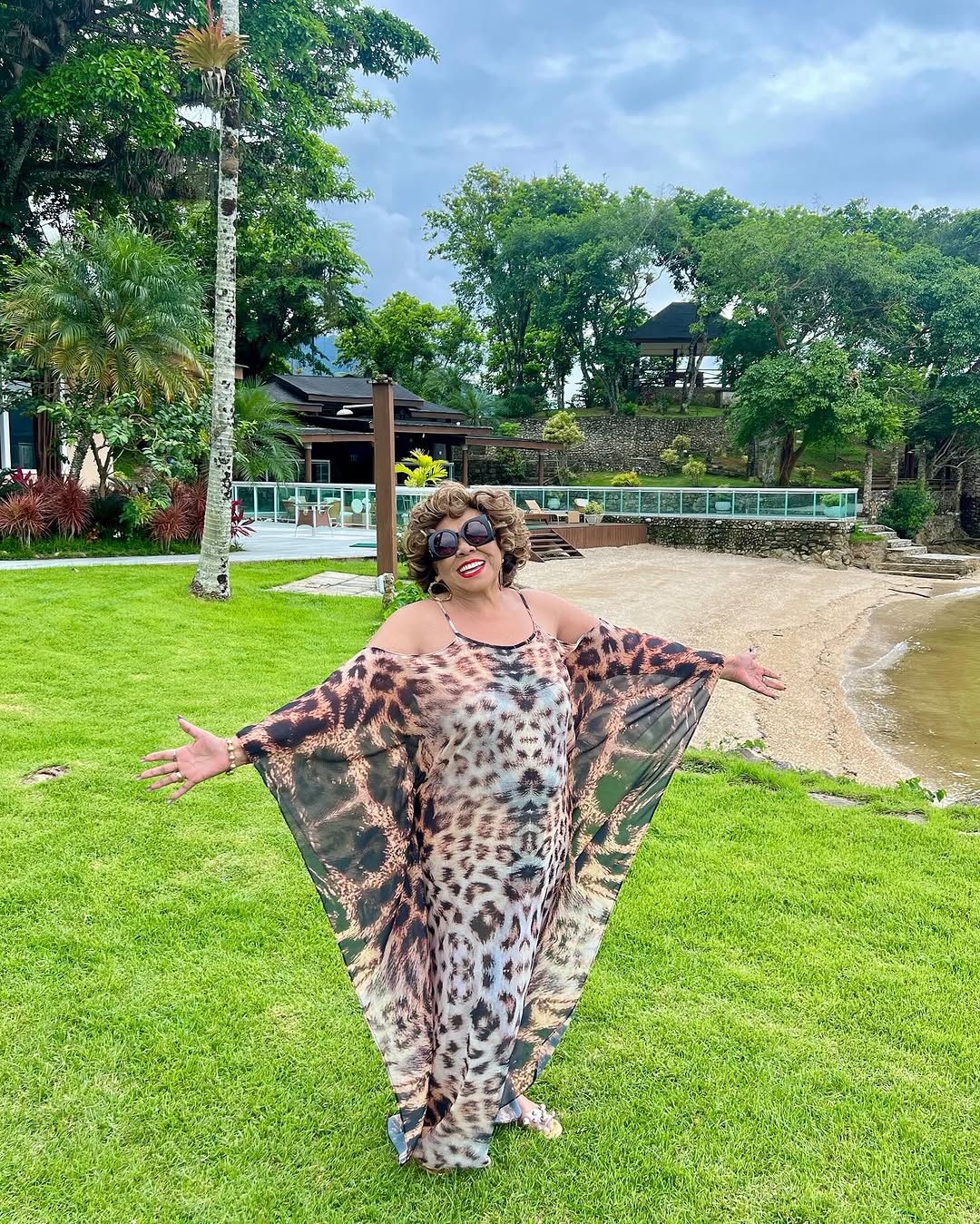 Alcione renova bronzeado Fotos: Reprodução/Instagram - @carlosmarao