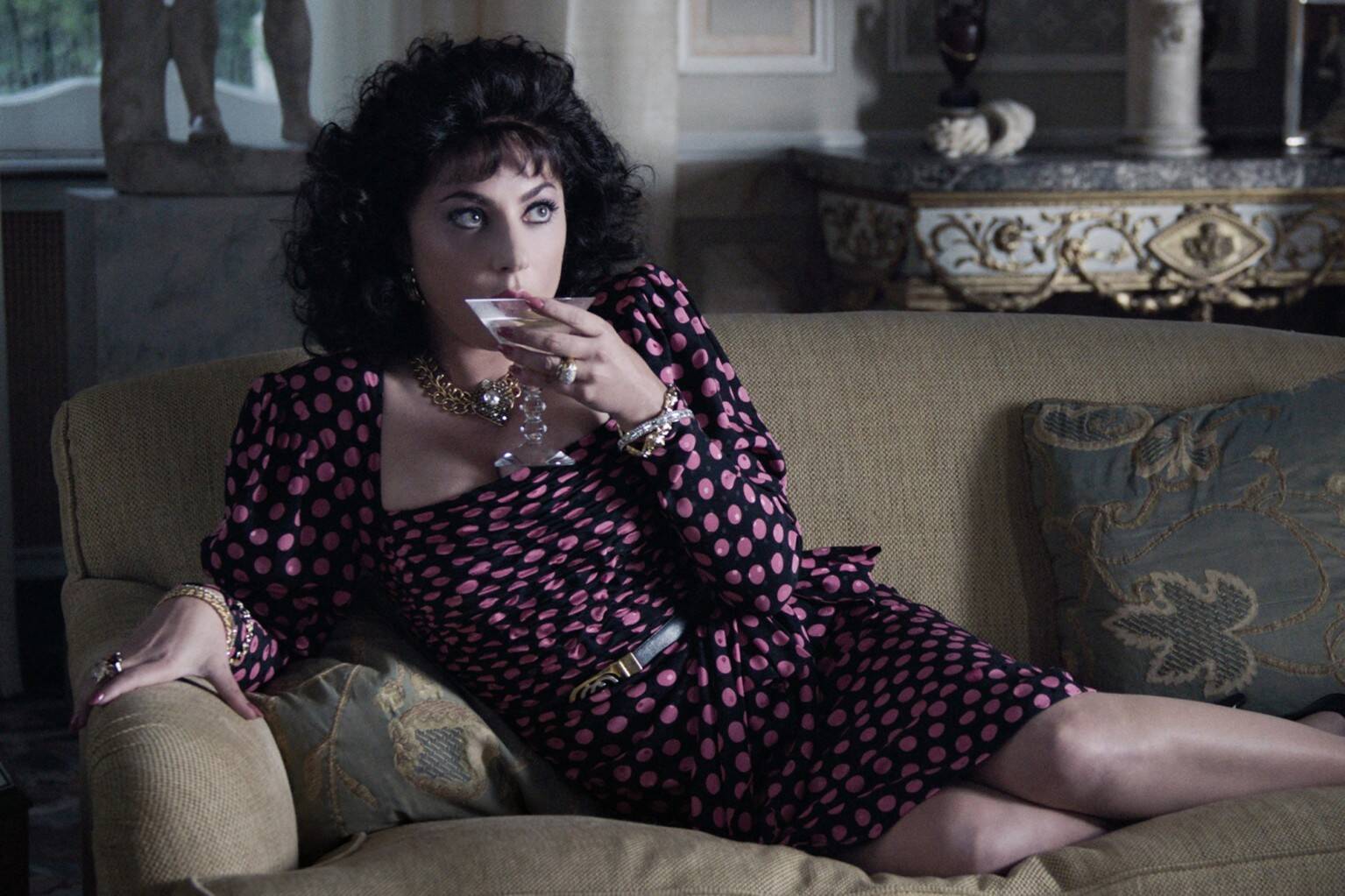 Lady Gaga como Patrizia Reggiani no filme "Casa Gucci". Foto: MGM/Everestt Collectio