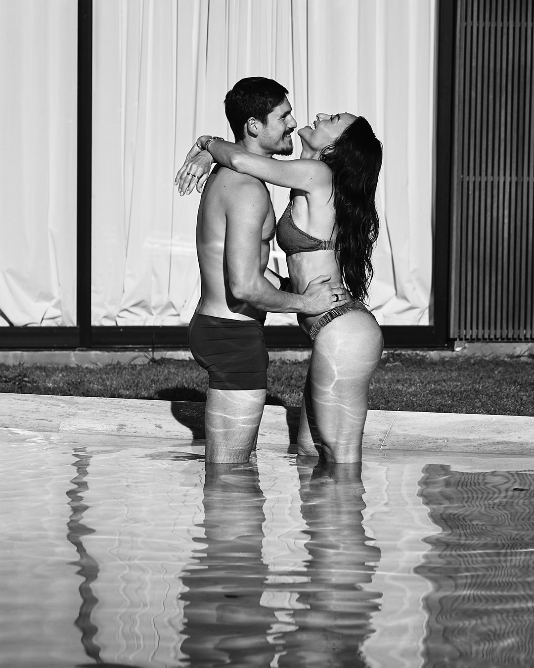 Sabrina Sato posa em cliques ousados com Nicolas Prattes. Foto: Instagram