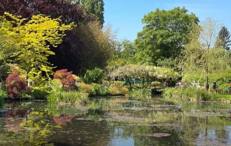 A casa e os jardins de Giverny se tornaram seu local de trabalho e também um ponto de peregrinação para outros artistas e admiradores de sua arte. Reprodução: Flipar