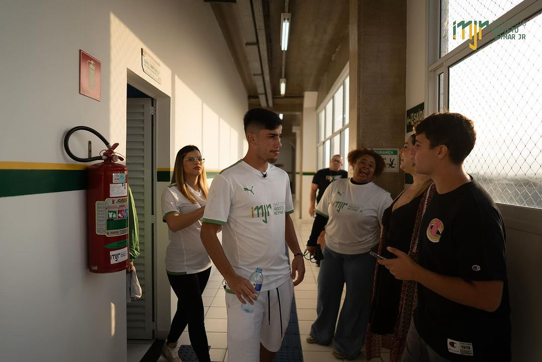 Pedrinho visita Instituto Neymar Jr Divulgação/ Instituto Neymar Jr