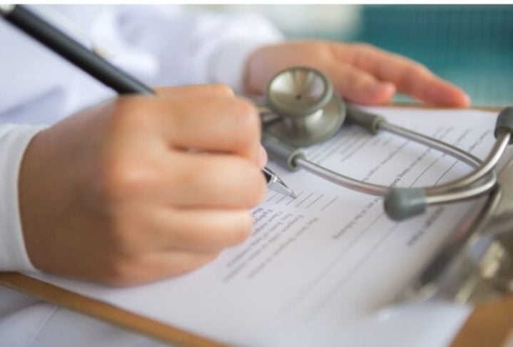A receita também deve incluir o Código Internacional de Doenças (CID), identificando a condição médica que justifica o tratamento.  Reprodução: Flipar
