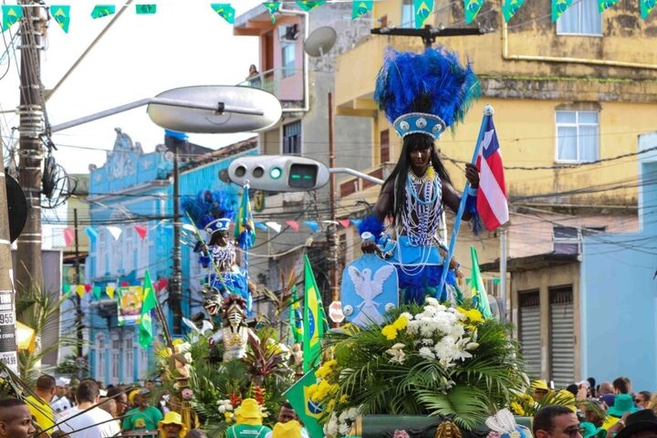 O fato, ocorrido em 1823, tem tamanha importância para o povo baiano que é um feriado regional celebrado com festa nas ruas da capital Salvador e em outros municípios do estado.
 Reprodução: Flipar