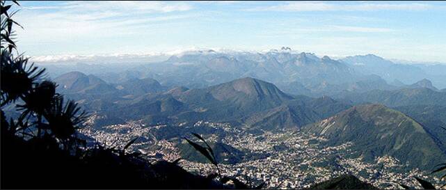 Em meio às montanhas, Teresópolis evoluiu bastante desde que foi fundada, em 1891. Foto: Reprodução/Flickr