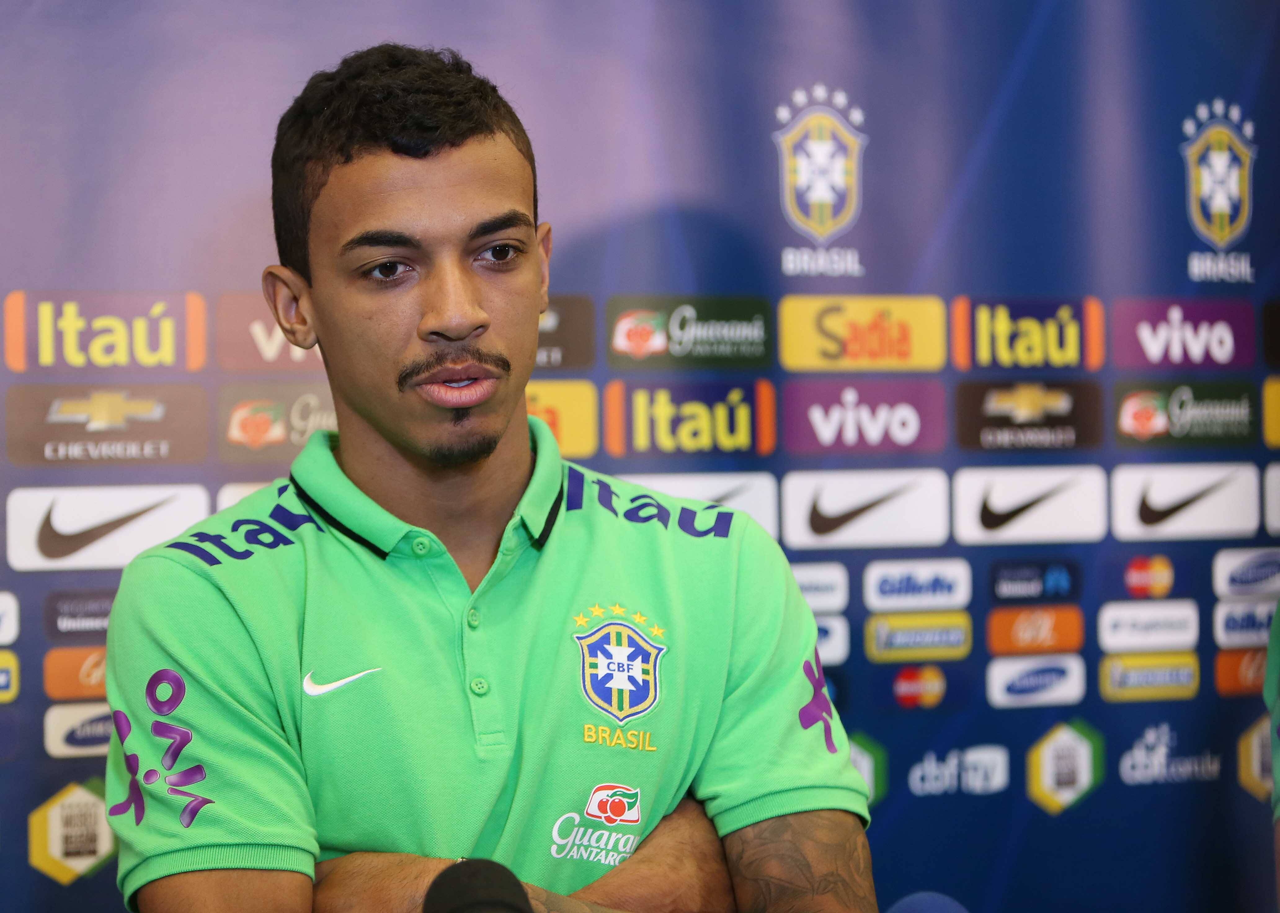 Luiz Gustavo foi cortado por problemas pessoais. Foto: Rafael Ribeiro / CBF