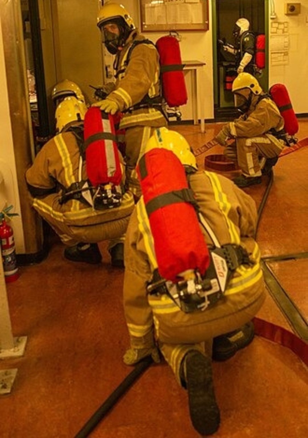 As equipes dispõem de equipamentos de segurança para diferentes tipos de operações de resgate.  Reprodução: Flipar