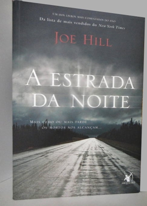 #6 “A Estrada da Noite”: Judas Coyne, uma lenda do rock e colecionador de objetos macabros, adquire um paletó assombrado em um leilão online. Porém, logo descobre que o espírito do falecido dono busca vingança, desencadeando uma ameaça real e sinistra em sua vida.