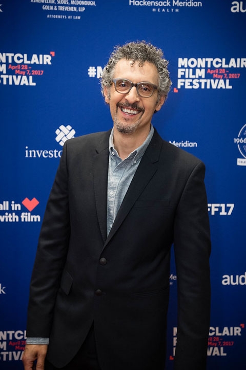 John Turturro - Nascido em Nova York em 28/2/1957, é filho de italianos. Seu pai, Nicholas, imigrou de Bari aos 6 anos, lutou na Segunda Guerra Mundial (inclusive no Dia D) e trabalhou como pedreiro. Sua mãe, Katherine, foi cantora de jazz. Turturro  já fez mais de 60 filmes. Reprodução: Flipar