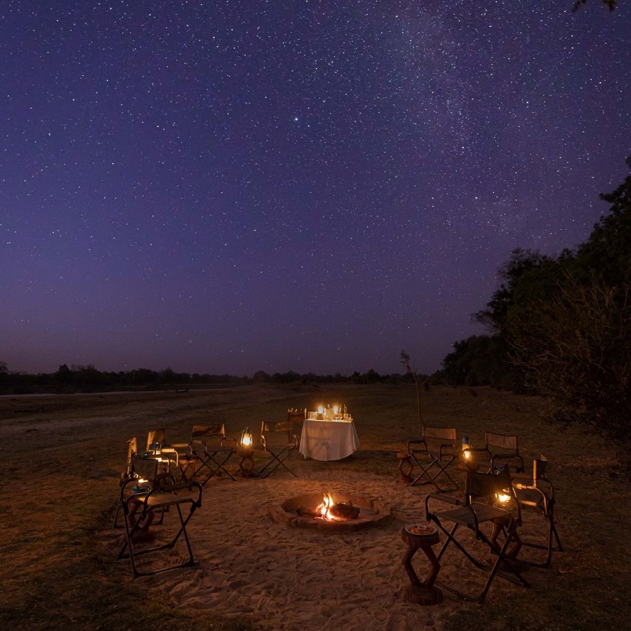 Parque Nacional Luangwa Sul durante a noite. Foto: Reprodução/Instagram 25.08.2023
