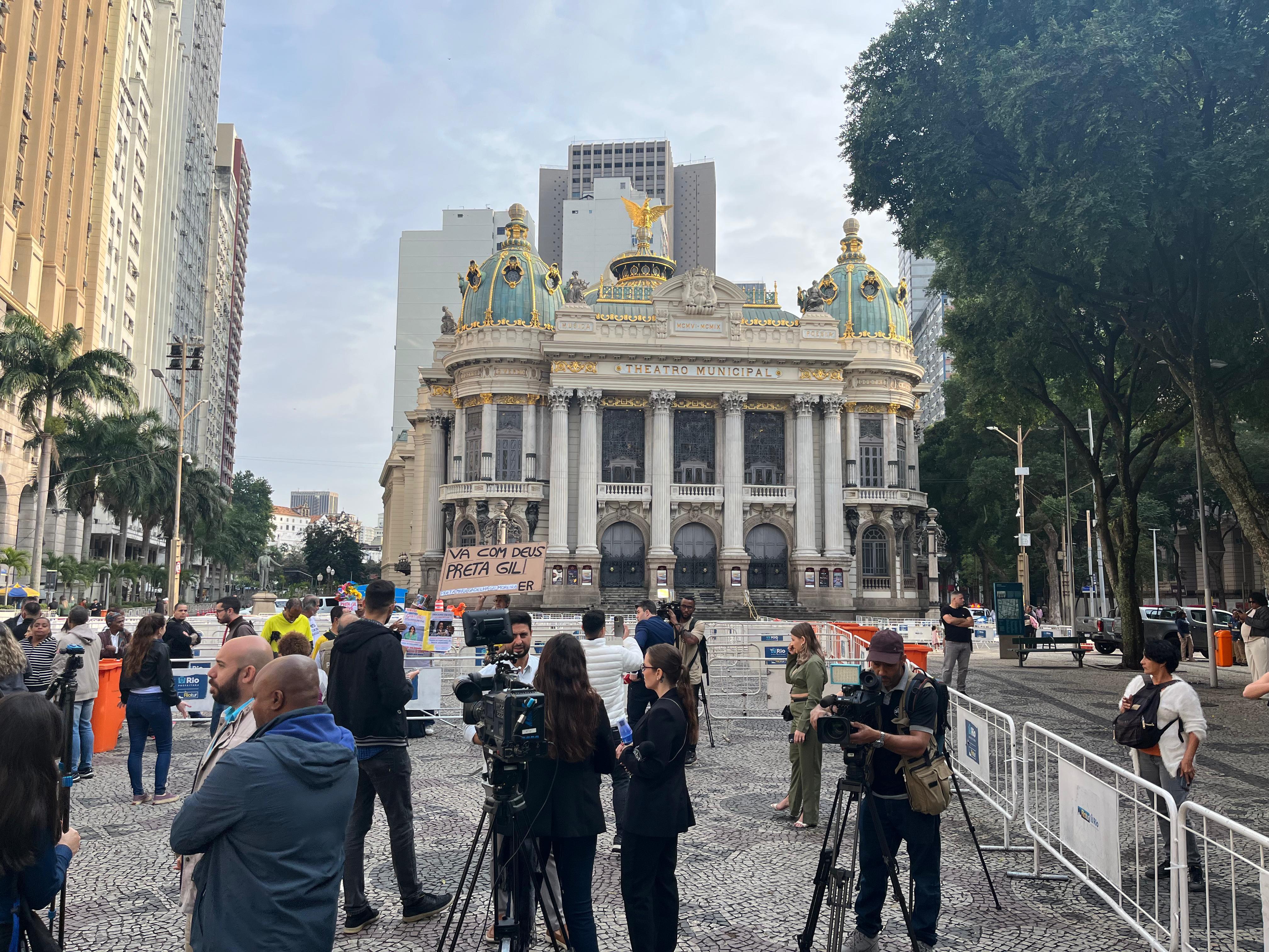 Fãs foram se despedir da cantora. Foto: Foto: João Pedro Lima/ Portal iG