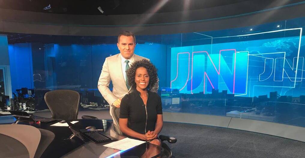 Maju Coutinho estreia na bancada do "JN" e se torna a primeira mulher negra a alcançar tal feito. Foto: Reprodução