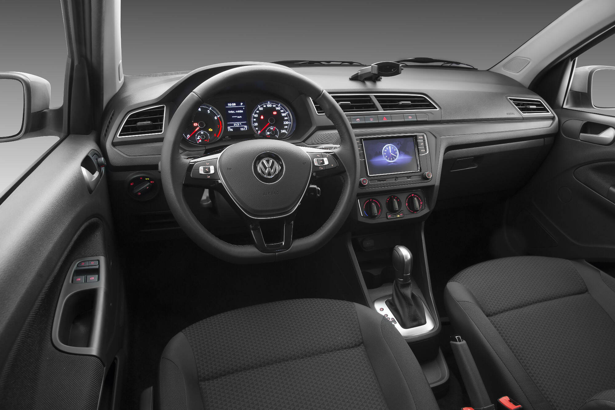 VW Voyage 1.6 automático. Foto: Divulgação