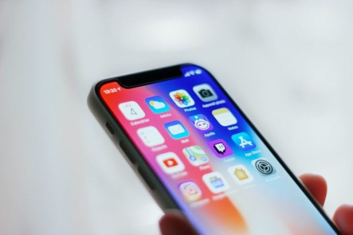 Se essa ideia se tornar realidade, o conceito de smartphone como é conhecido hoje pode mudar drasticamente nas próximas décadas. Reprodução: Flipar