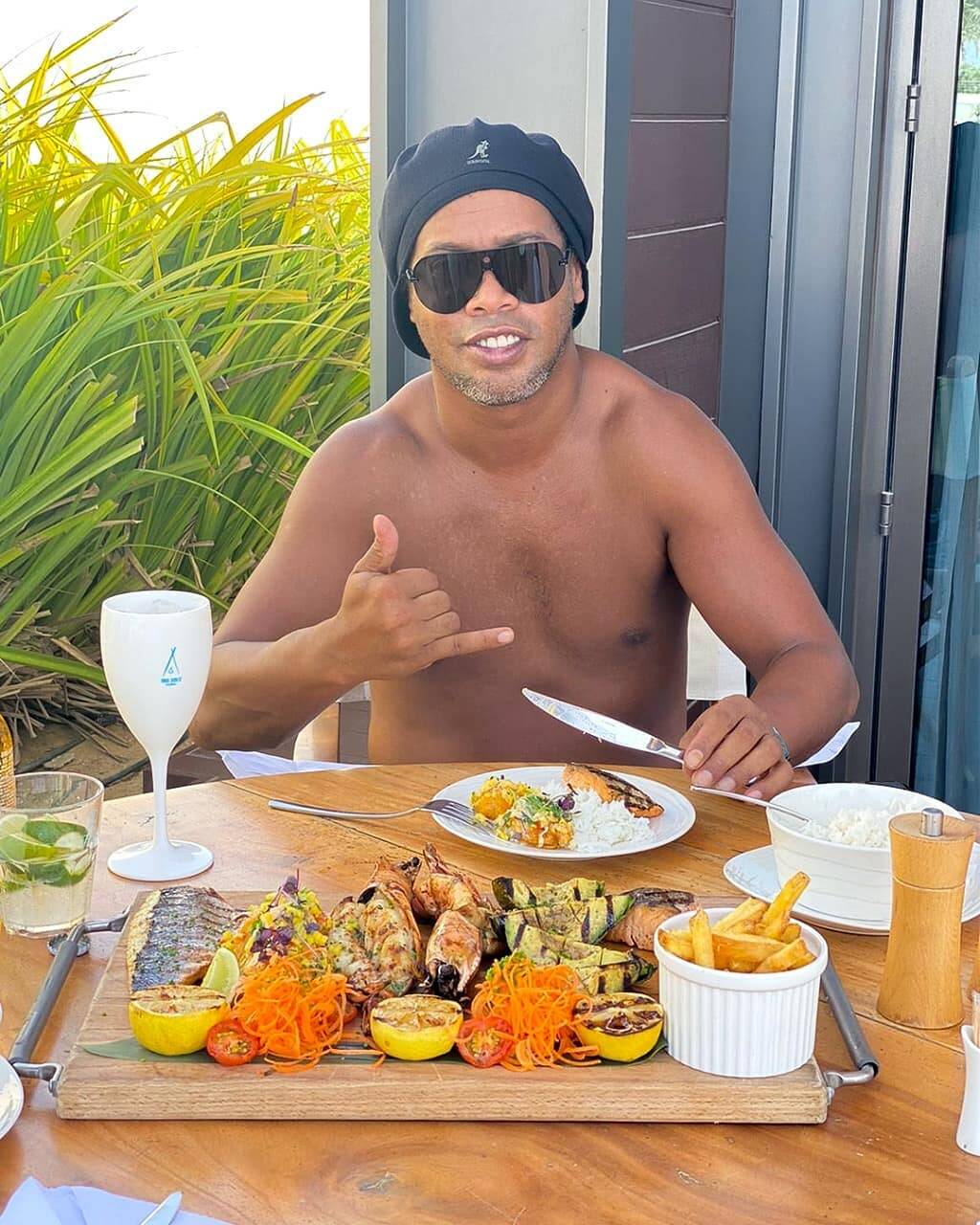 Foto: Ronaldinho Gaúcho montou o seu próprio camarote, o R10, em