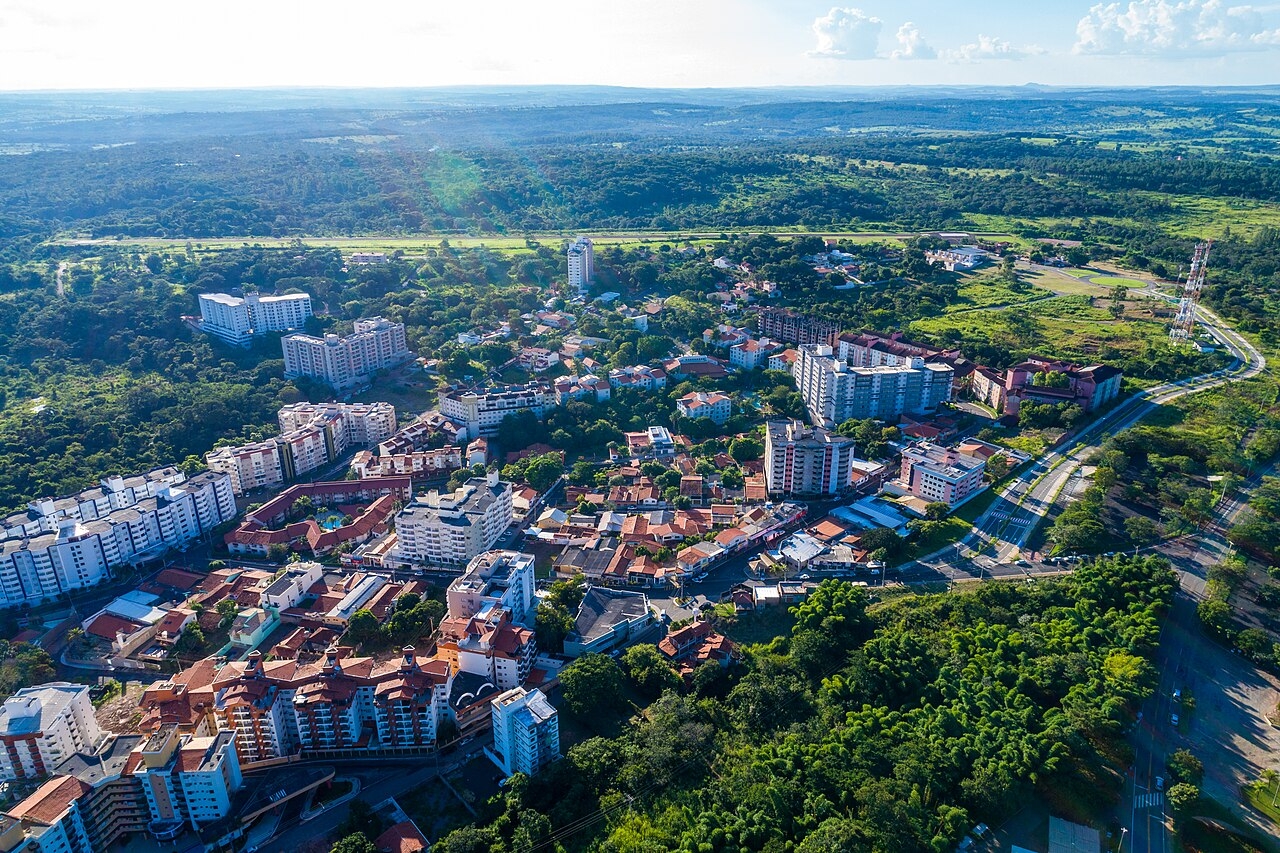 Por mais que Rio Quente seja um destino ideal para relaxar e se conectar com a natureza, com suas águas quentes e cristalinas, a cidade está com imóvel sobrando para quem estiver interessado!
 Reprodução: Flipar