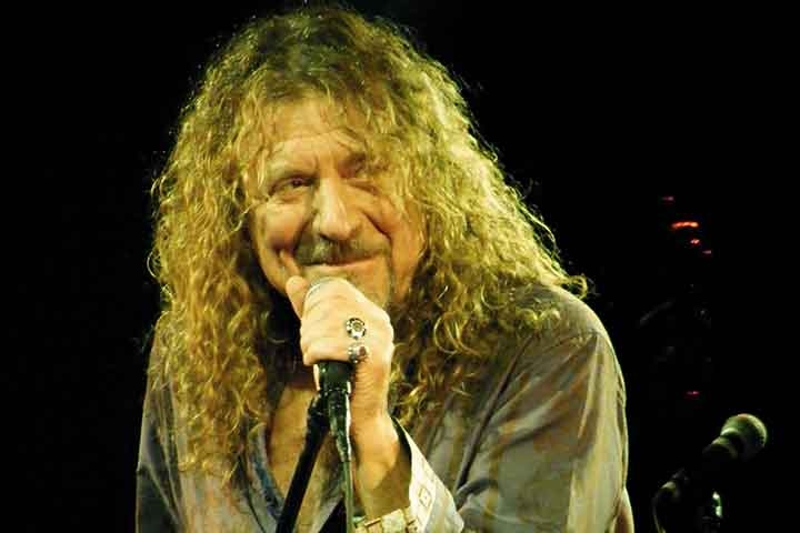 Robert Plant, célebre vocalista do Led Zeppelin, engrossou o coro da filha de Marriott.

 Reprodução: Flipar