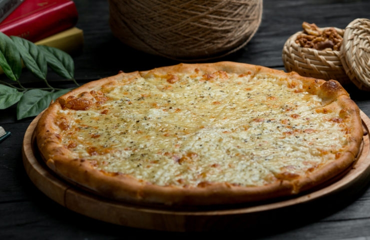 2º) Muçarela (2% dos pedidos): A pizza de muçarela tem suas raízes na Itália, mais especificamente na região da Campania, onde fica a cidade de Nápoles. Reprodução: Flipar