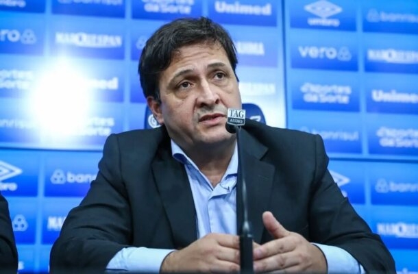 O presidente Alberto Guerra falou após Alexandre Mendes e se mostrou contrário à decisão de Renato Gaúcho. - Foto: Reprodução/ Grêmio TV