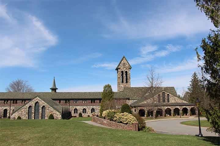 EUA: A abadia de St. Joseph, em Spencer, Massachusetts, é a primeira e única abadia trapista na América do Norte a produzir cerveja. Reprodução: Flipar