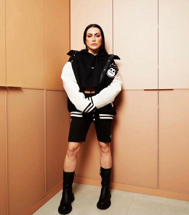 No Carnaval deste ano, a atriz demonstrou irritação com o repórter Viny Vieira ao ser chamada de Cleo Pires.. “É que eu sou só Cleo, não sou mais Cleo Pires”, declarou na ocasião. Reprodução: Flipar