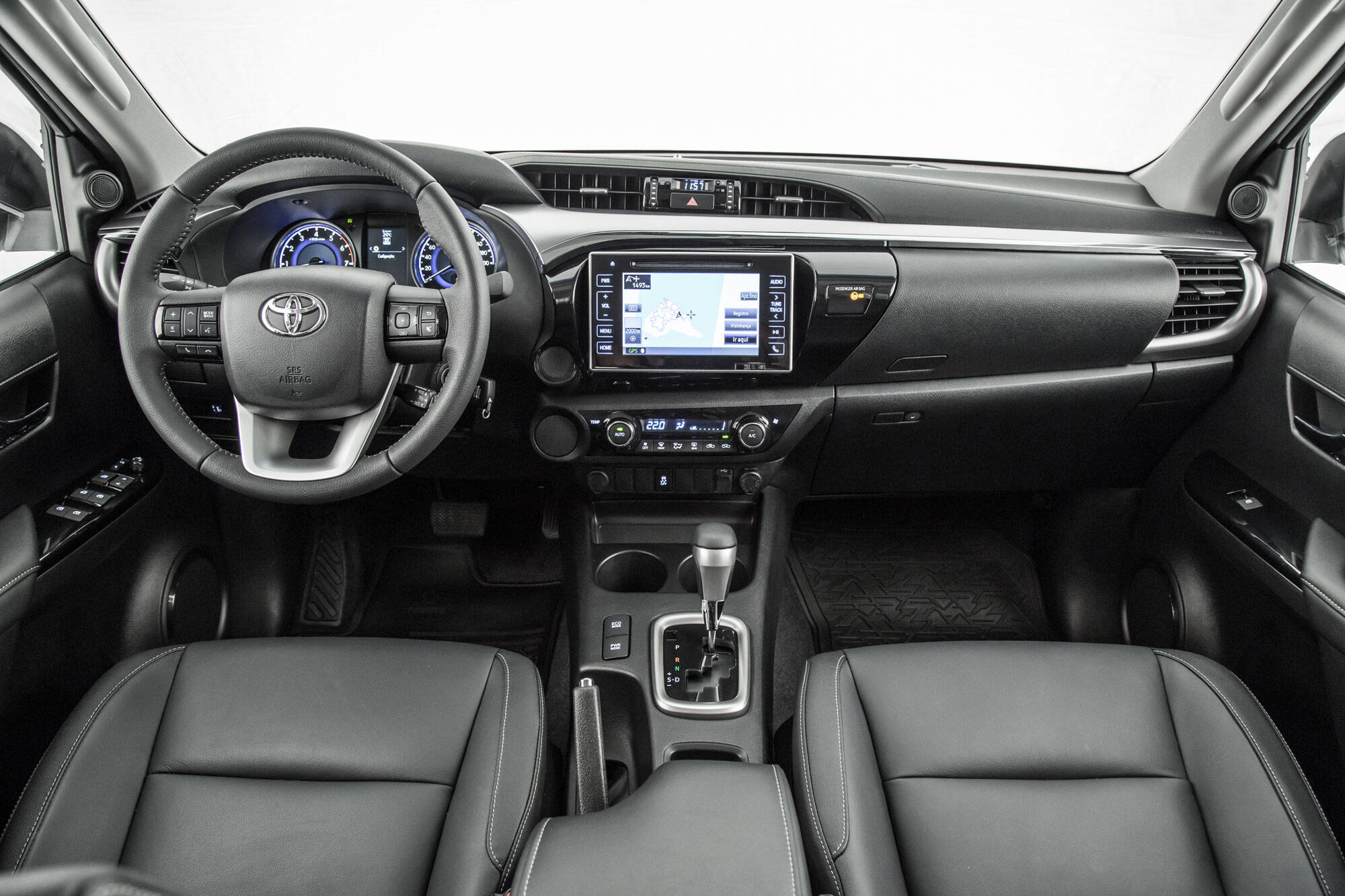 Com motor 2.7 flex de 163 cv e 25 kgfm com etanol, a Toyota Hilux passa a custar R$ 111.700 em sua versão de entrada com cabine dupla.. Foto: Divulgação/Toyota