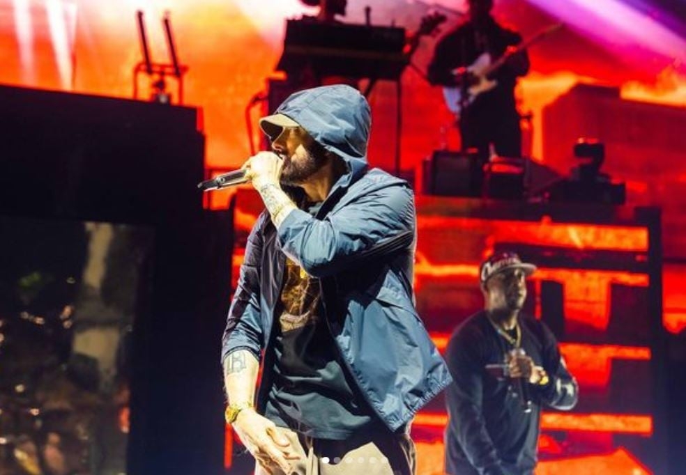 O Rapper alcançou 207 milhões de vendas de álbuns e singles e entrou para seleto grupo dominado por Beatles, Michael Jackson e outros nomes pesados no cenário mundial da música.