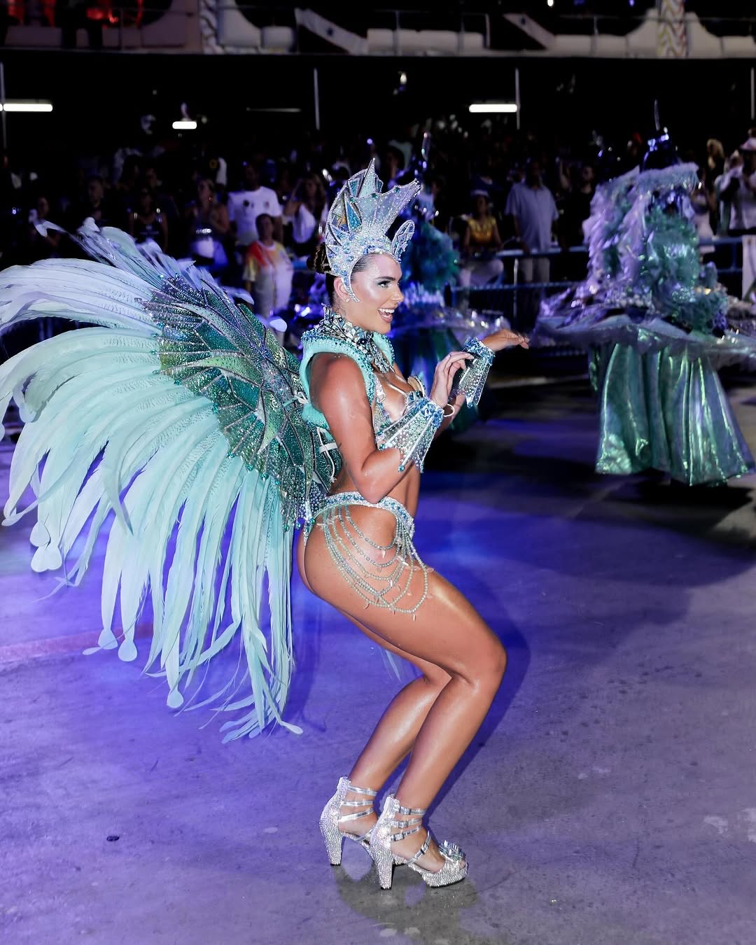Mariana Goldfarb mostra detalhes de fantasia usada na Grande Rio. Foto: Instagram