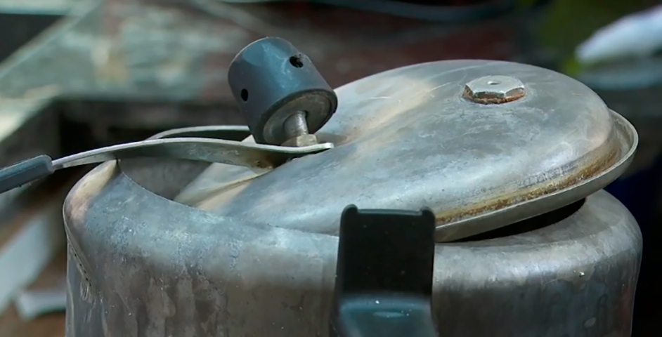 O susto foi tão grande que Stephanie desistiu de usar panela de pressão. 