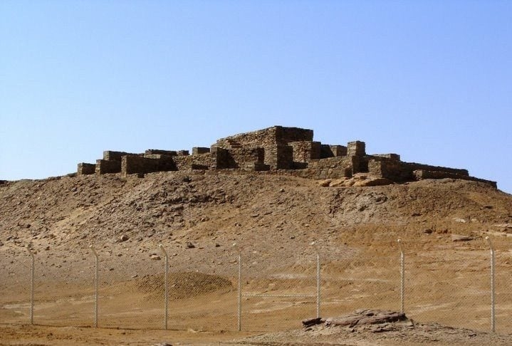 A cidade de Tayma, situada dentro do deserto, é uma das áreas mais antigas habitadas na Península Arábica, com registros de ocupação humana que remontam a milhares de anos. Reprodução: Flipar