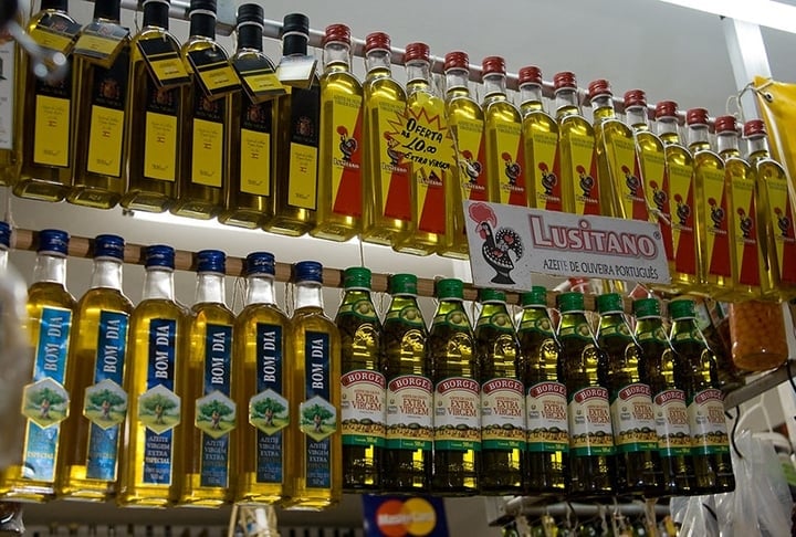 Com a chegada da Semana Santa no Brasil, o azeite se torna um dos produtos mais procurados nas prateleiras dos supermercados. Reprodução: Flipar