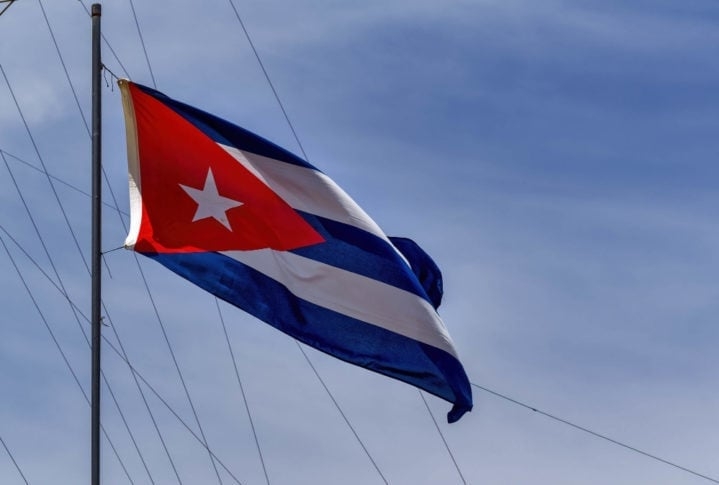 Em 2022, os cubanos votaram a favor de legalizar o casamento entre pessoas do mesmo sexo. A ilha comunista é o 33º país do mundo a deixar de definir o matrimônio como um ato exclusivamente entre homem e mulher. Reprodução: Flipar