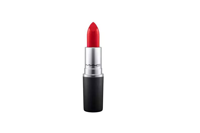 2. Batom Brave Red, da linha Lipstick da MAC, que é vendido por R$76,00 ou em três vezes de R$25,33
. Foto: Divulgação