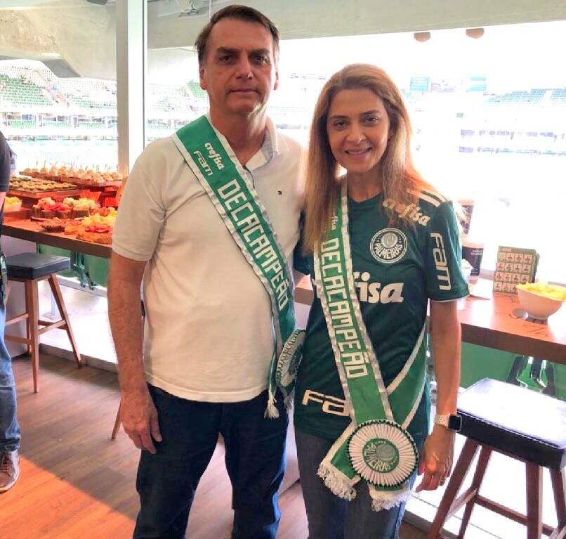 Bolsonaro posou com Leila Pereira nos camarotes do Allianz Parque