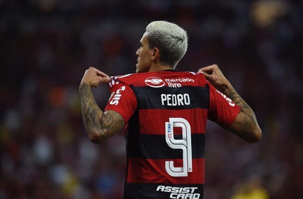 PEDRO  - A fase não é boa. As bolas que ele teve condições de finalizar não foram bem aproveitadas, além de chegar atrasado em alguns lances. Mas teve o mérito de cobrar bem o pênalti que definiu a vitória - NOTA 6,0 - Foto: Marcelo Cortes/Flamengo