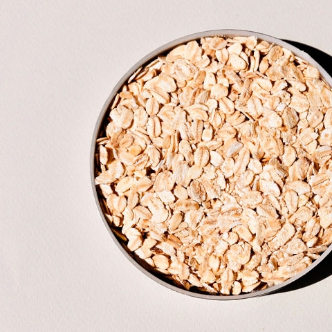 Ambos são ricos em vitaminas do complexo B e vitamina E. Podem ser usados, inclusive, com frutas ou no preparo de vitaminas.  Reprodução: Flipar
