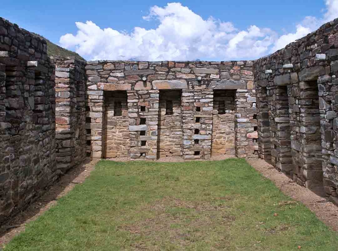 De 1438 a 1533, os incas incorporaram grande parte do oeste da América do Sul, na Cordilheira dos Andes, utilizando a conquista e a assimilação pacífica. O império juntou o território do Peru, oeste do Equador, oeste e centro-sul da Bolívia, noroeste da Argentina, sudoeste da Colômbia e boa parte do Chile. Reprodução: Flipar