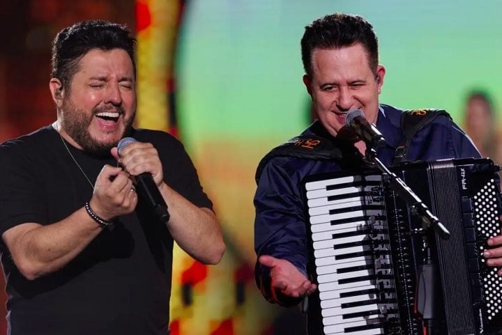 Formada em Goiânia, em 1988, pelos cantores Bruno (voz e violão) e Marrone (voz, violão e sanfona), a dupla se consolidou como uma das maiores do gênero, influenciando gerações de artistas e fãs. Reprodução: Flipar