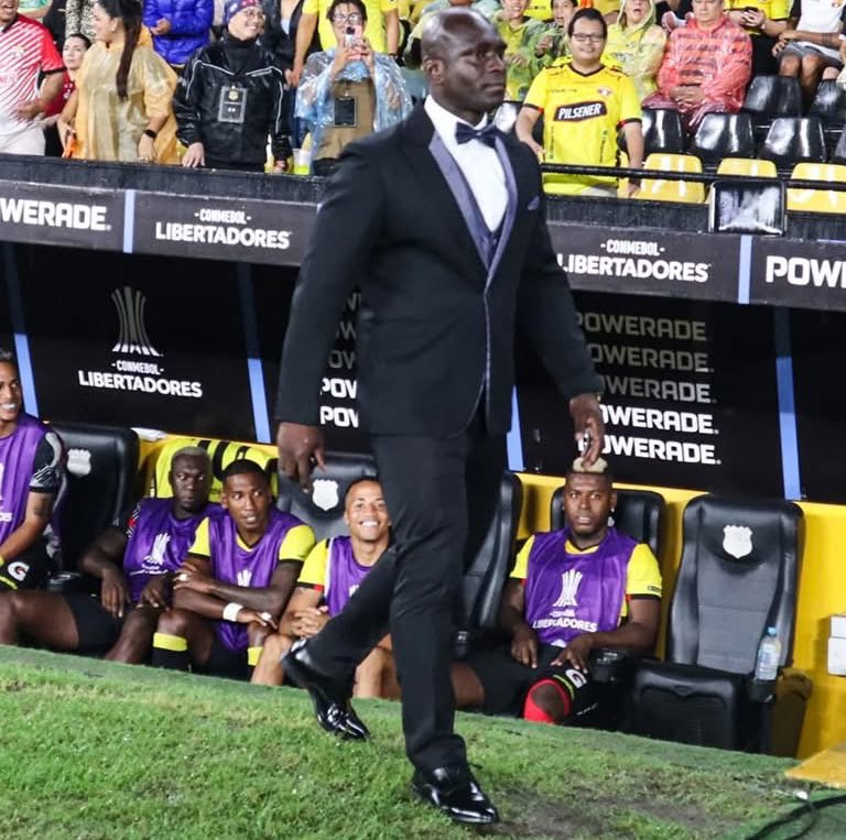 Segundo Castillo ficou conhecido pelas roupas diferentes que usava nos jogos. Foto: Reprodução/redes sociais