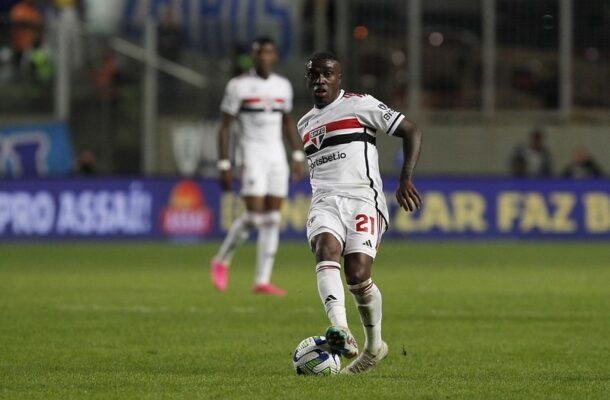 JHEGSON MÉNDEZ  - Entrou no lugar de James Rodríguez para fechar um pouco mais o meio de campo e liberar Nestor. Muito mal. NOTA 3,5. FOTO:  Rubens Chiri/Saopaulofc.net